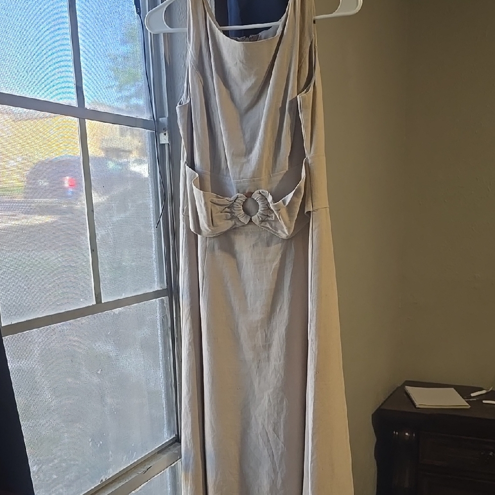 Elegant Cream Sleeveless Dress
